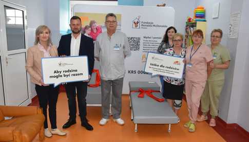 Łóżka od Fundacji Ronalda McDonalda dla Szpitala Powiatowego w Dzierżoniowie